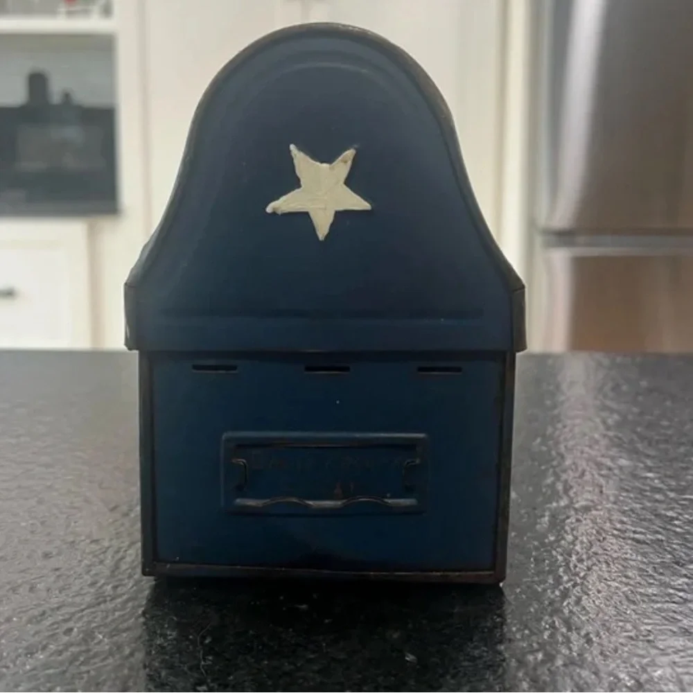 Vintage Domed Metal Lunchbox – Navy Blue, Embossed Stars (9”x7”)